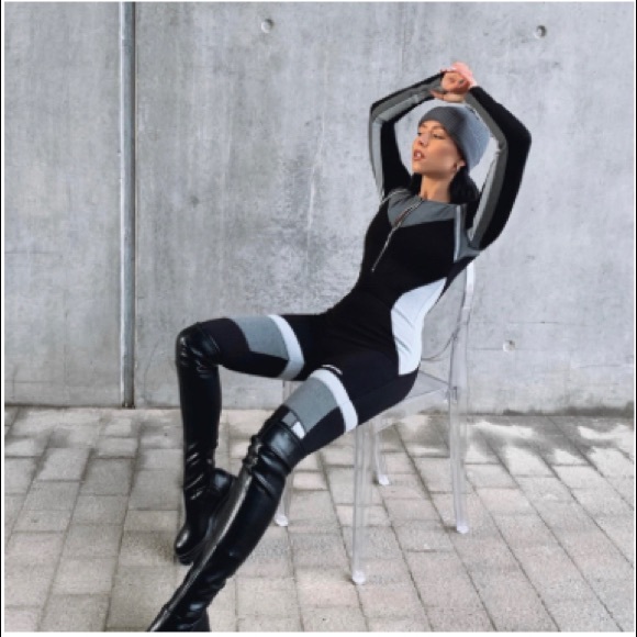 COLOUR BLOCK JUMPSUIT - BLACK - Picture 5 of 9